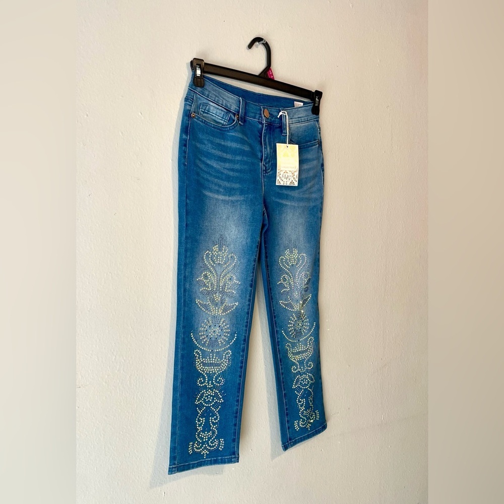 NWT DG2 by Diane Gilman Signature Classic Stretch Jean Capri Embellished Size 28 - Picture 2 of 9